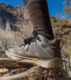 Columbia Facet 75 Mid Outdry Hiking Shoes - Mens Kettle / Black -Columbia Outfit Shop 1688749713 2027051 005 10